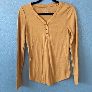 Medium Time and Tru long sleeve thermal shirt